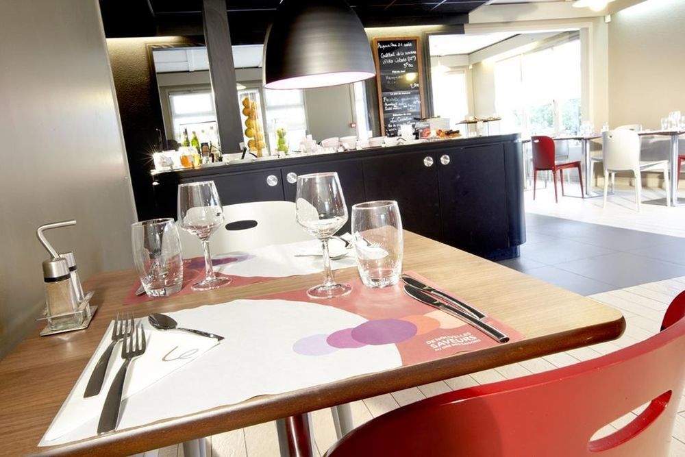 Campanile Avallon Sauvigny-le-Bois Restaurante foto